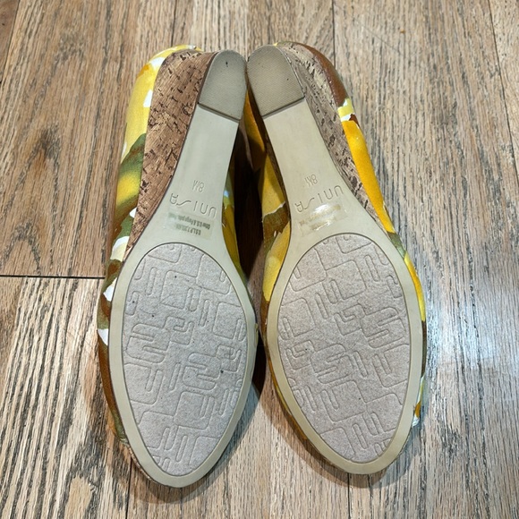 Unisa Yellow Spring Floral Wedge Size 8m - Picture 5 of 13